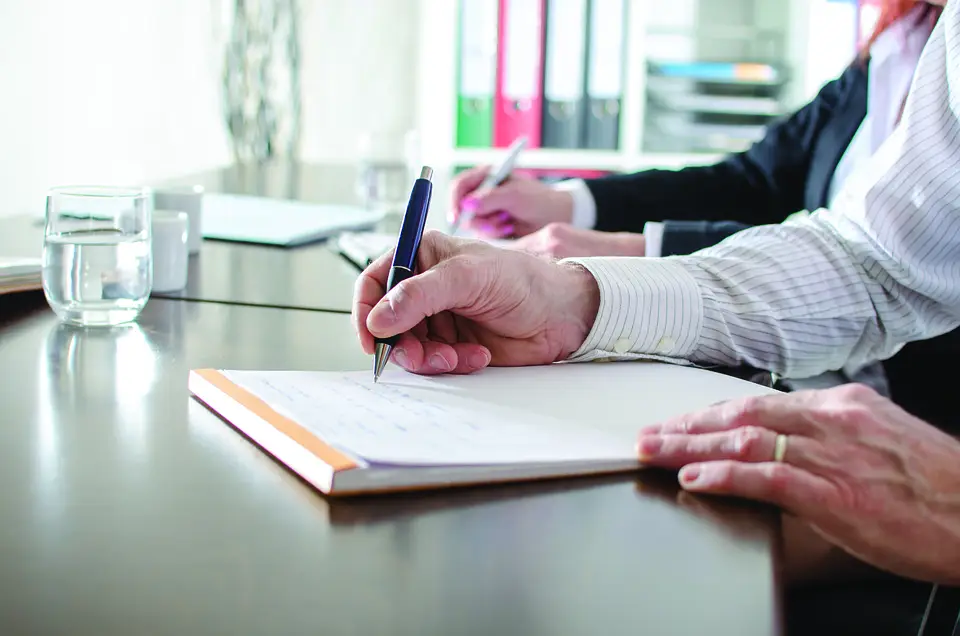 知合学：公考面试官最反感的5类回答，这样答直接扣分！(图1)